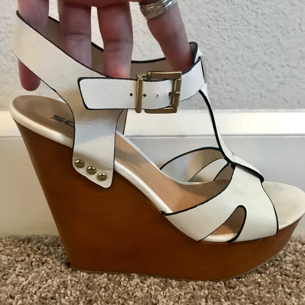White wedges